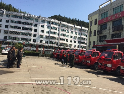 鄉(xiāng)鎮(zhèn)消防車